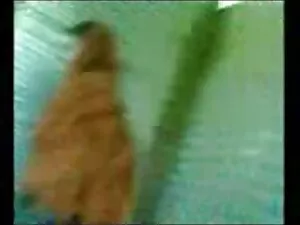 Pulcino in video por ...