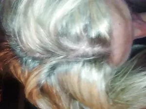 Il ragazzo scopa una ...