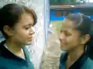 Redhead video porno  ...