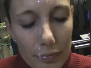 18anni giovane bruna ...